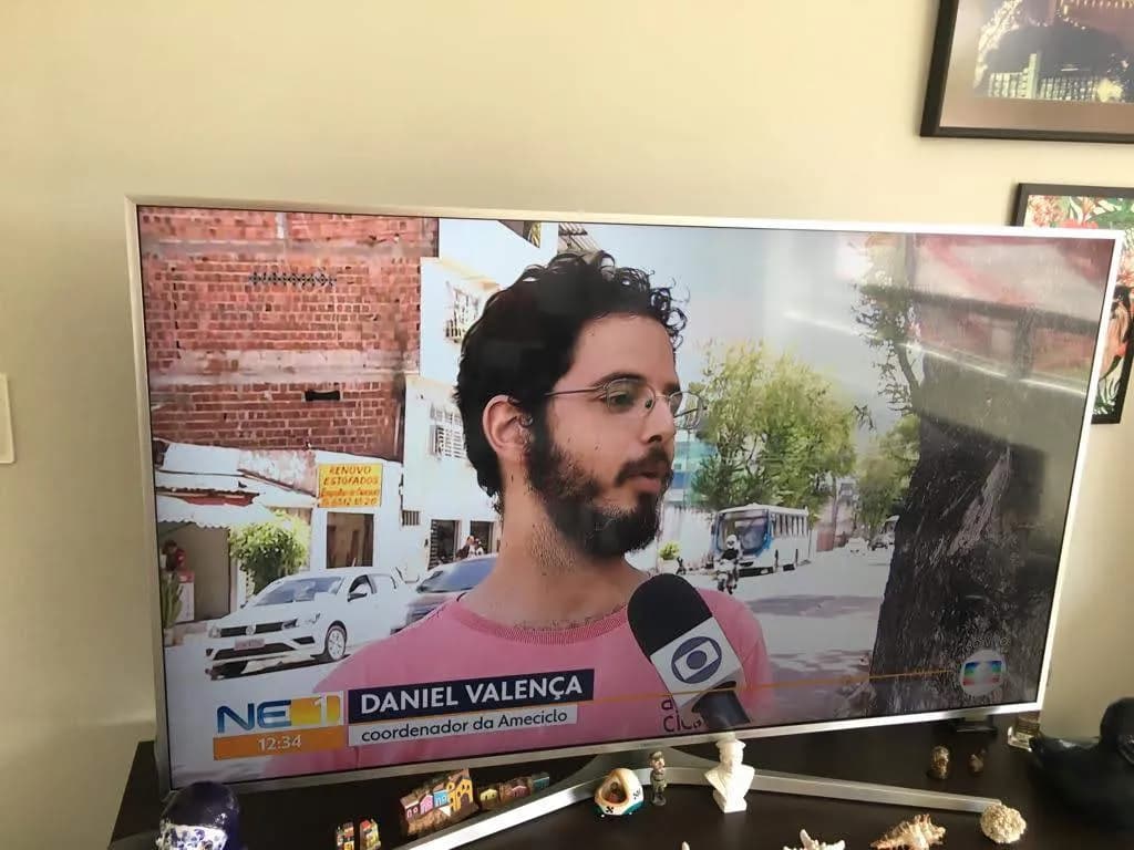 Daniel em atividade com ciclistas